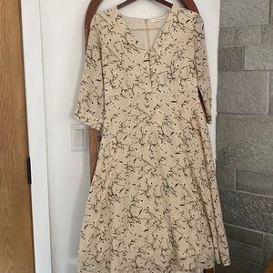 Orange Creek l/s ivory/tan dress w daisies. Small, mid length.